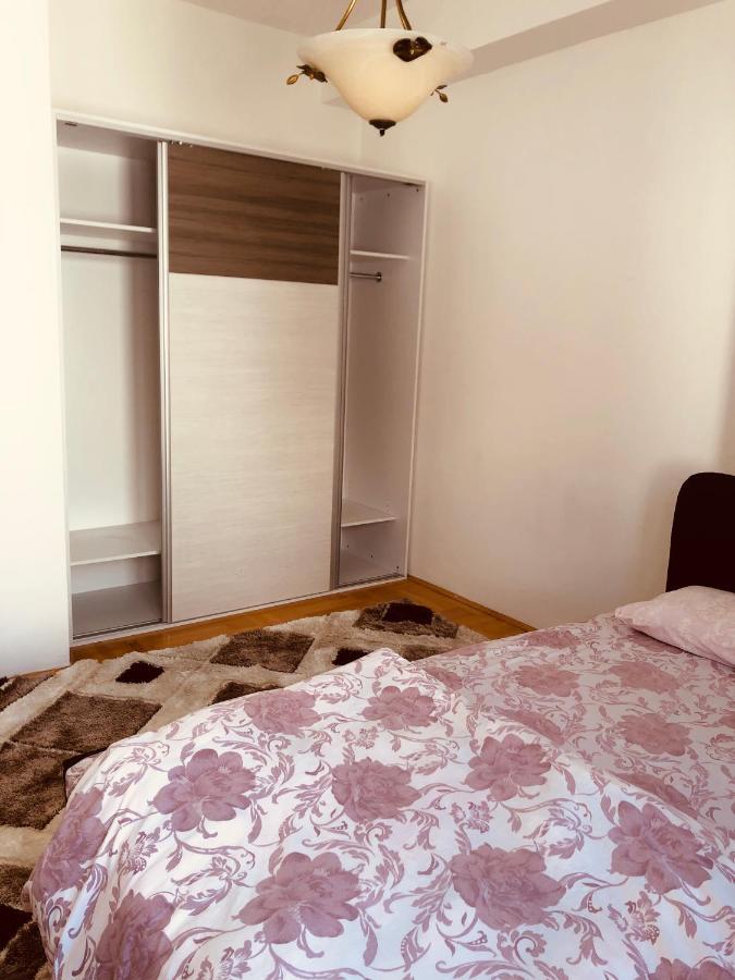 Apartments Near City Center スコピエ エクステリア 写真