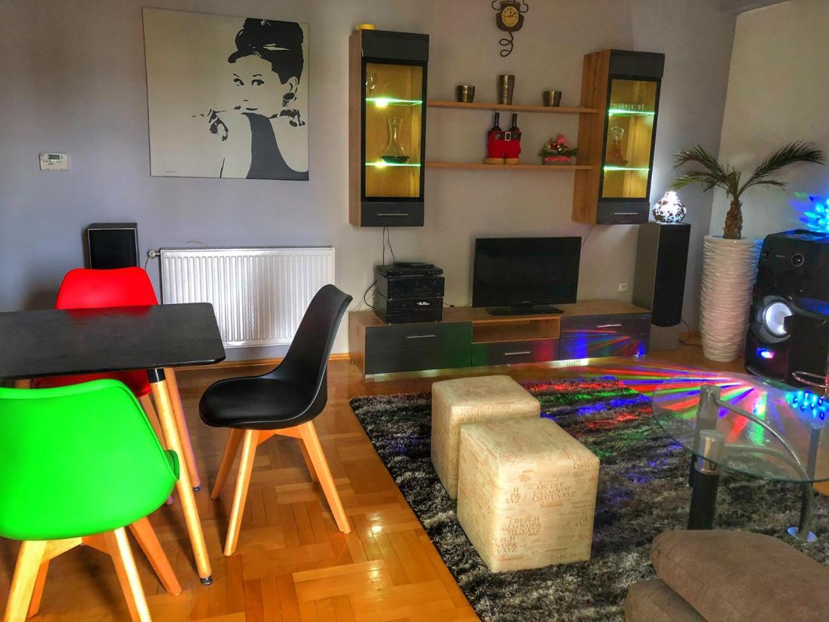 Apartments Near City Center スコピエ エクステリア 写真