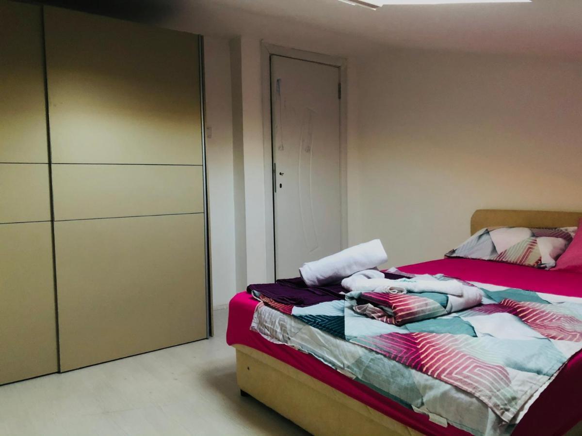 Apartments Near City Center スコピエ エクステリア 写真